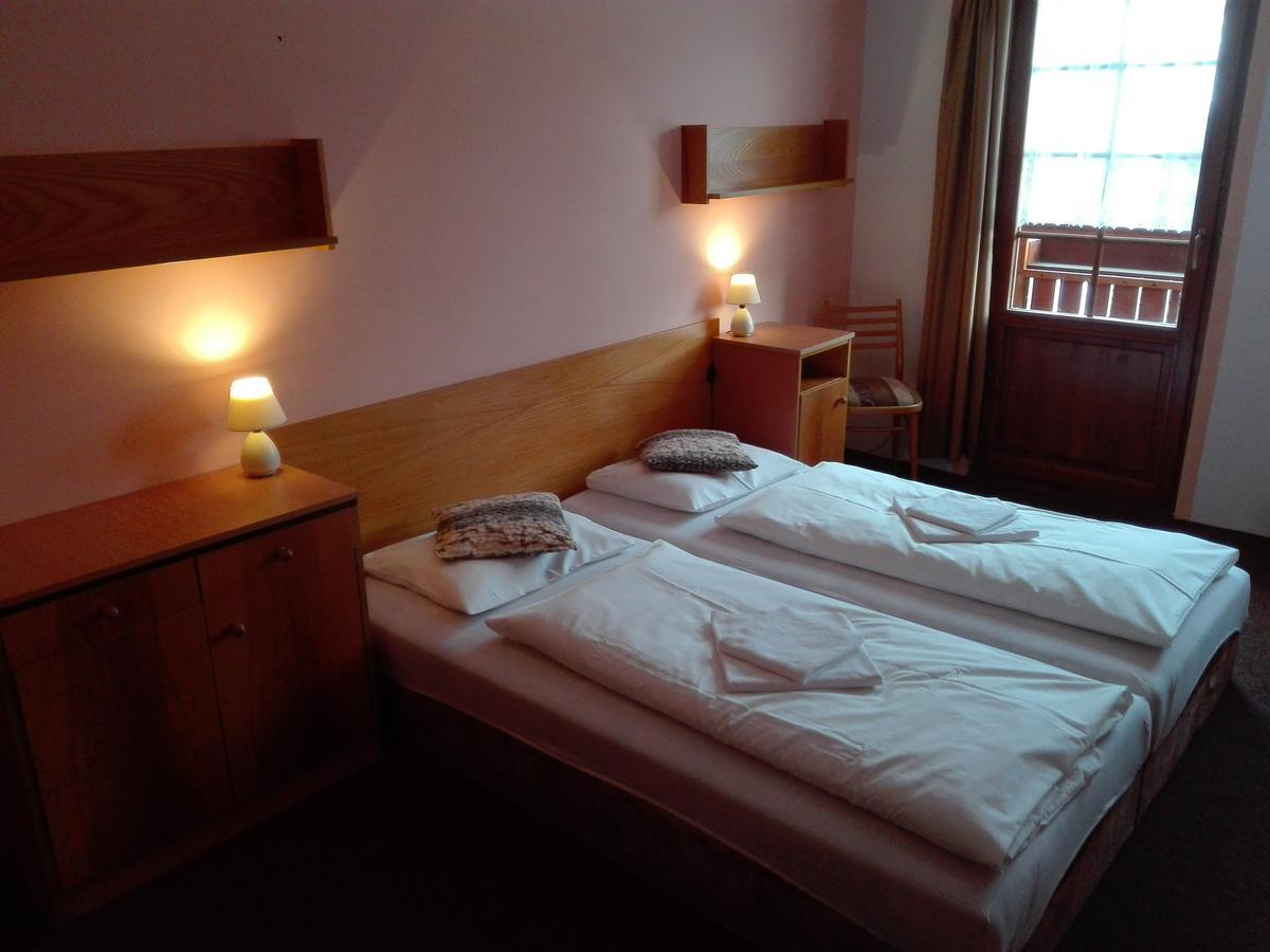 Rodinny "Hotel U Mustku" Desná Eksteriør bilde